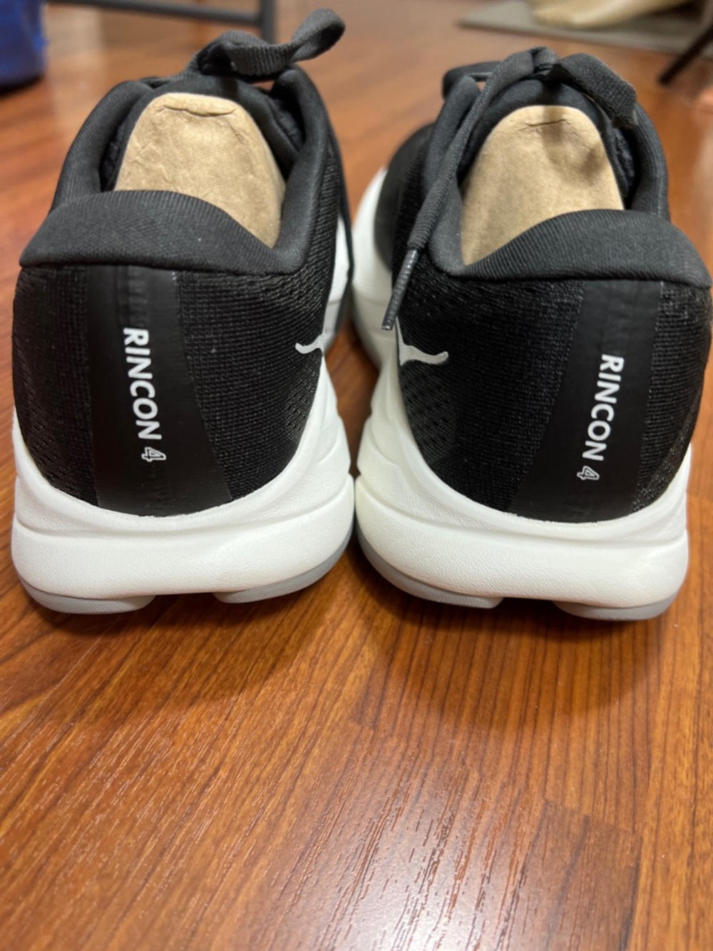 Hoka Women's Sz 8.5B Rincon 4 Everyday Ruining Shoes Black EUC - Picture 8 of 9